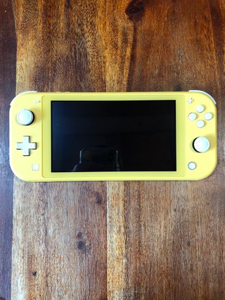 Console Nintendo Switch lite Giallo funzionante
