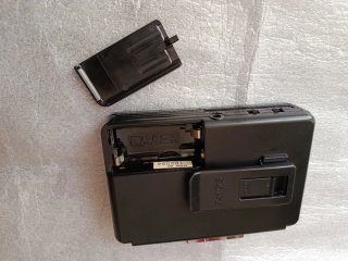 Walkman Sony FM/AM Radio Cassette WM-BF28