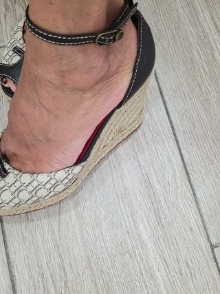 Sandalias CH Cuña Beige y Marrón
