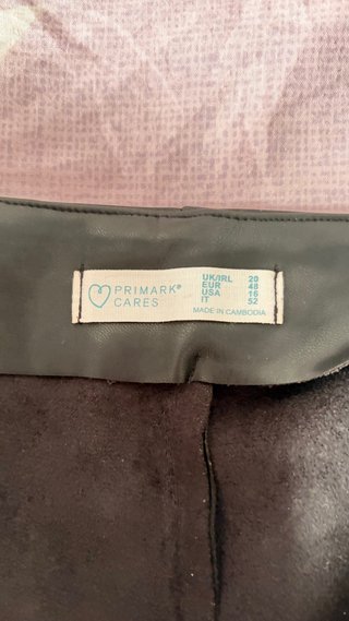 Pantalones cortos efecto piel negros