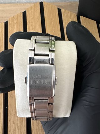 Reloj Lotus