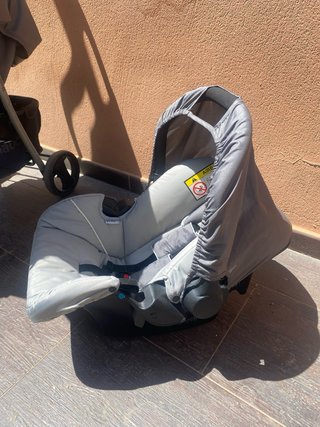 Carrito bebé con Maxi-Cosi y capazo