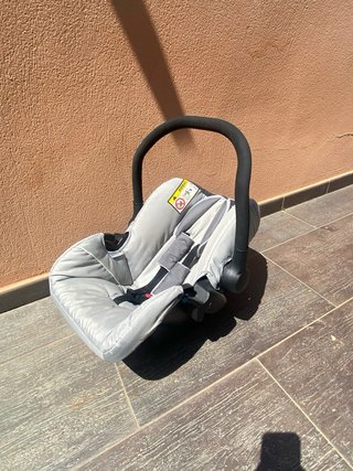 Carrito bebé con Maxi-Cosi y capazo