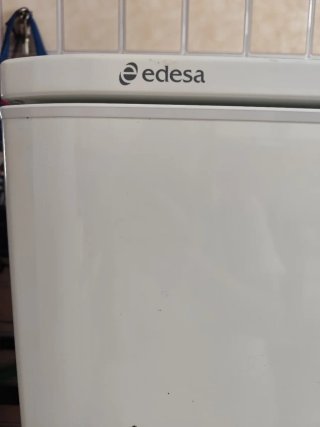 Nevera blanca Edesa