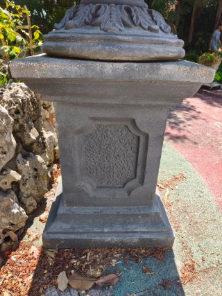 Pareja Maceteros Clásicos Medici con Pedestal
