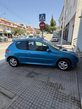 se vende peugeot 206