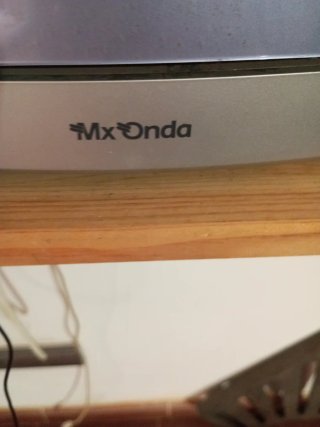 Equipo de música con dos bafles y mando a distanci