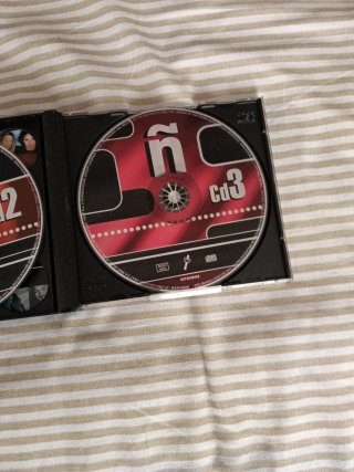 Los Éxitos del Año 3 CDs