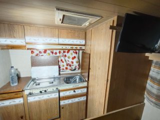 Caravana 750 kg con papeles marca Adriá