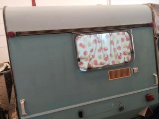 Caravana 750 kg con papeles marca Adriá