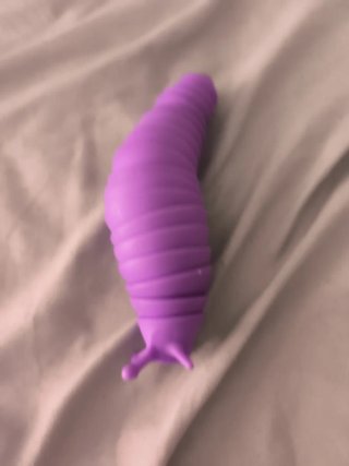 Gusano antiestrés morado
