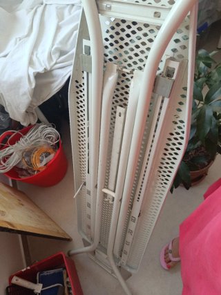 Tabla de planchar blanca