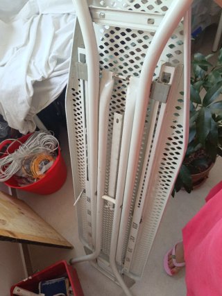Tabla de planchar blanca