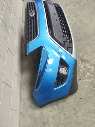 Parachoques Ford Kuga de 2010.