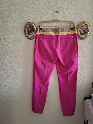 Pantalón rosa chicle con regalo