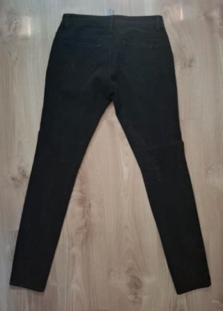 Pantalón negro skinny
