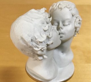 Escultura El beso Capodimonte