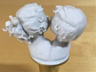 Escultura El beso Capodimonte