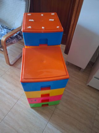 Cajoneras de plástico multicolor