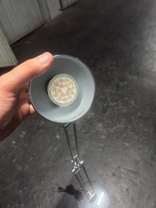 Lámpara de mesa moderna metal plateado