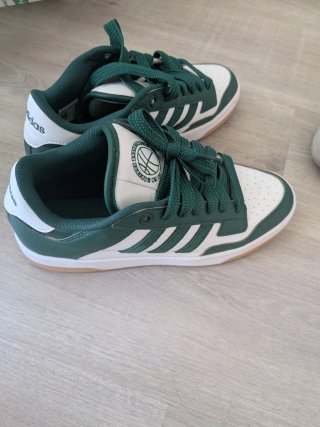 Zapatillas Adidas Basketball Verdes y Blancas