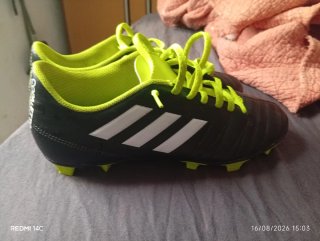 Zapatillas de fútbol Adidas Negras y Verdes