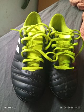 Zapatillas de fútbol Adidas Negras y Verdes