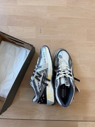 Scarpe New Balance 1906A Grigio Bianco