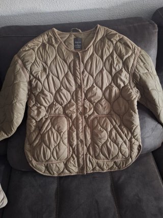 Chaqueta acolchada Primark verde militar Talla L
