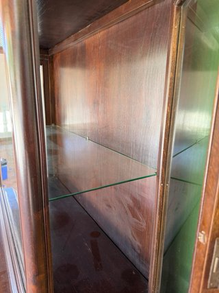 Mueble antiguo coleccionismo madera y cristal