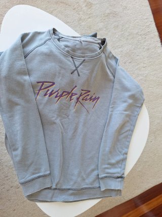 Lote 2 sudaderas: Purple Rain y Oysho