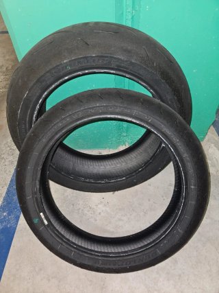 Juego neumáticos Dunlop D212 M (120 y 200)