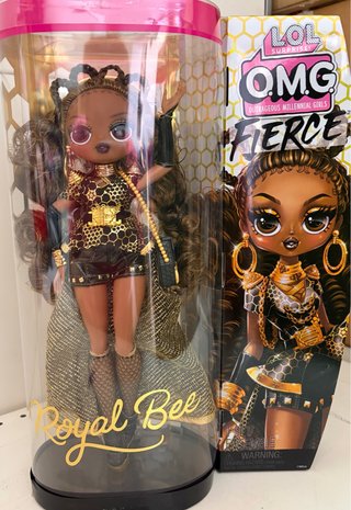 Muñeca LOL Surprise OMG Royal Bee
