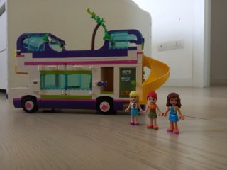 Lego Friends Camper Van con tobogán