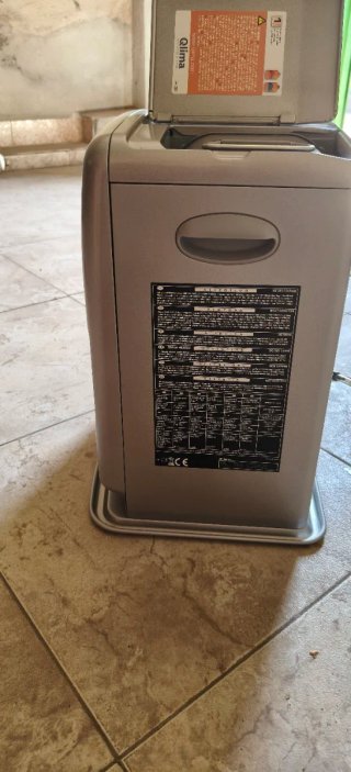 Estufa Eléctrica de parafina, marca Qlima Plata D