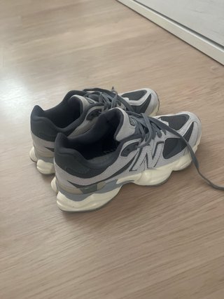 New Balance 9060 Gris y Blanco