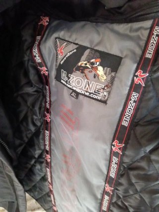 Chaqueta de moto con protecciones