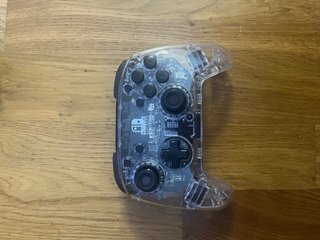 Accesorios Nintendo Switch: Mandos y Fundas