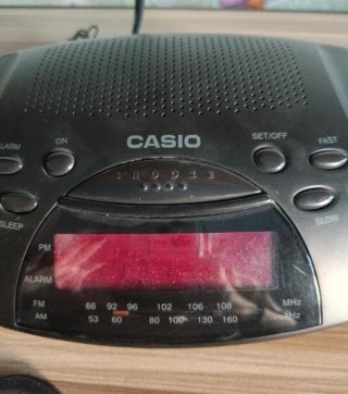 Despertador y Radio Casio Negro