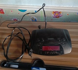 Despertador y Radio Casio Negro