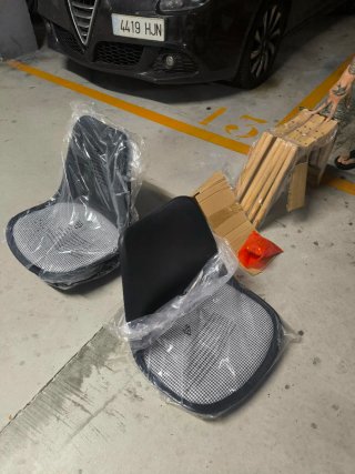 Sillas de cocina negras con asiento estampado