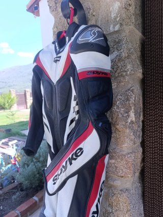 Mono de cuero Spyke T52 NUEVO