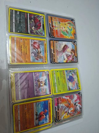 Colección Pokémon: Estampas y Figuras