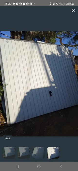 Puerta de garaje abatible blanca