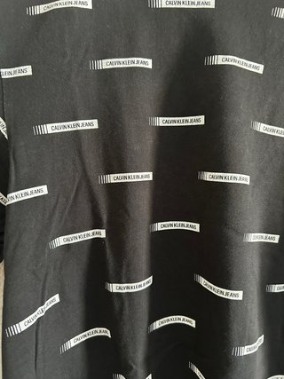 Camiseta Calvin Klein Negra Estampada