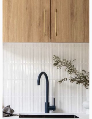 Azulejos adhesivos palitos blancos junta gris