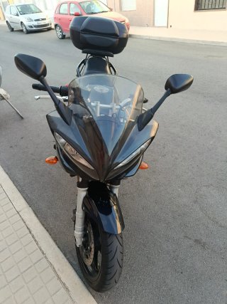 Yamaha Fazer 600 Negra y Plata