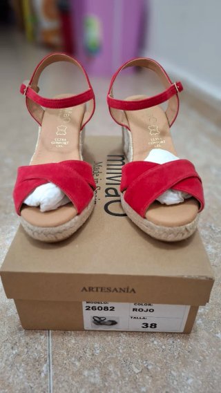 Sandalias piel cuña esparto MIMAO rojas