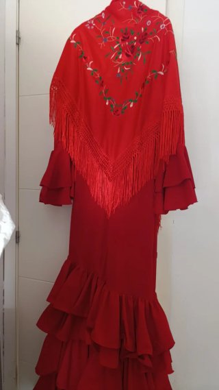 Vestido de flamenca rojo con volantes   más tallas