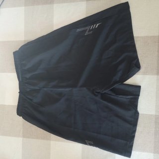 Pantalón corto deportivo hombre